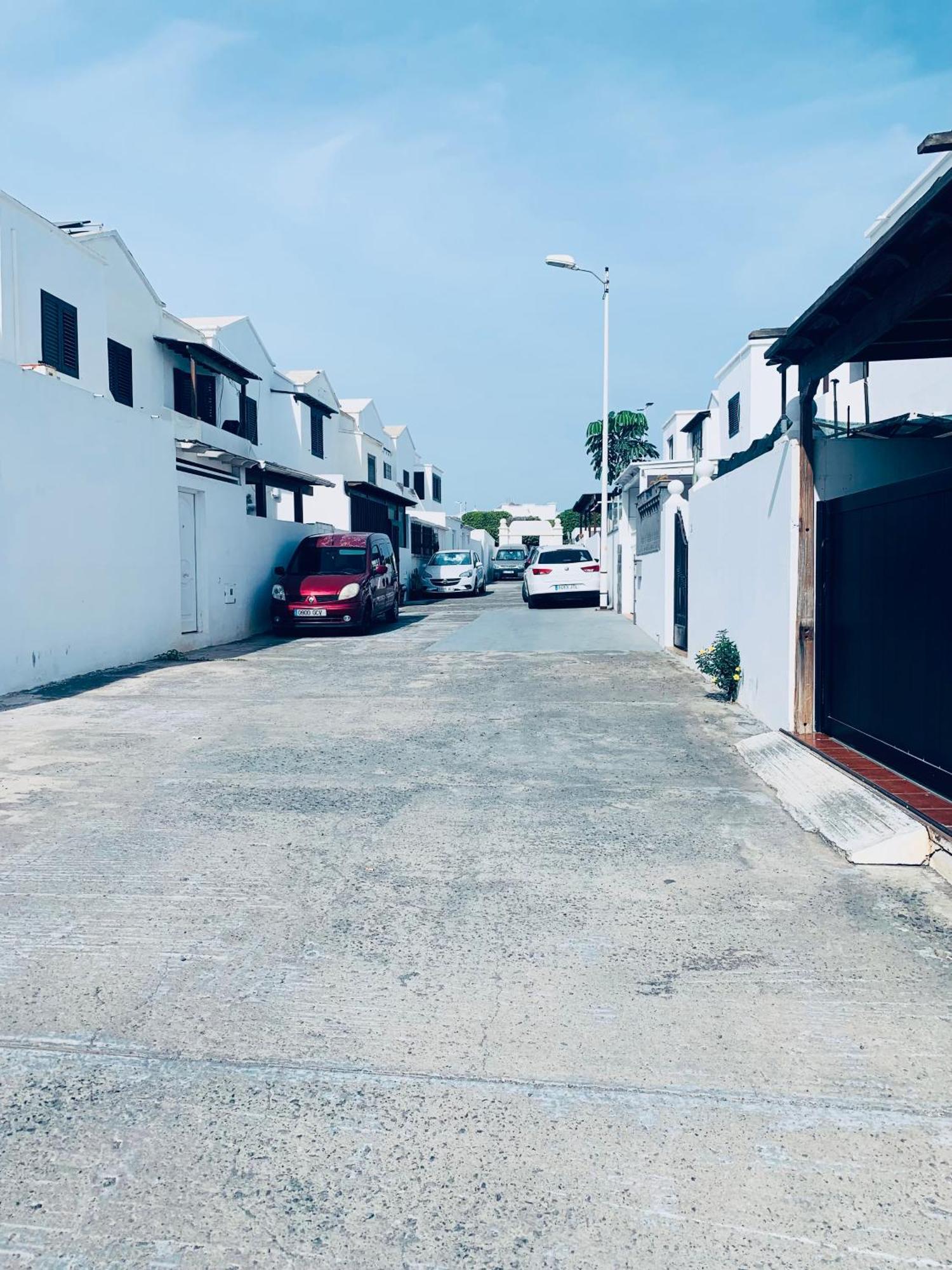 Habitaciones Privadas Cerca De La Playa Y Aeropuerto En Casa Compartida Con Otros Huespedes Playa Honda  Exterior foto