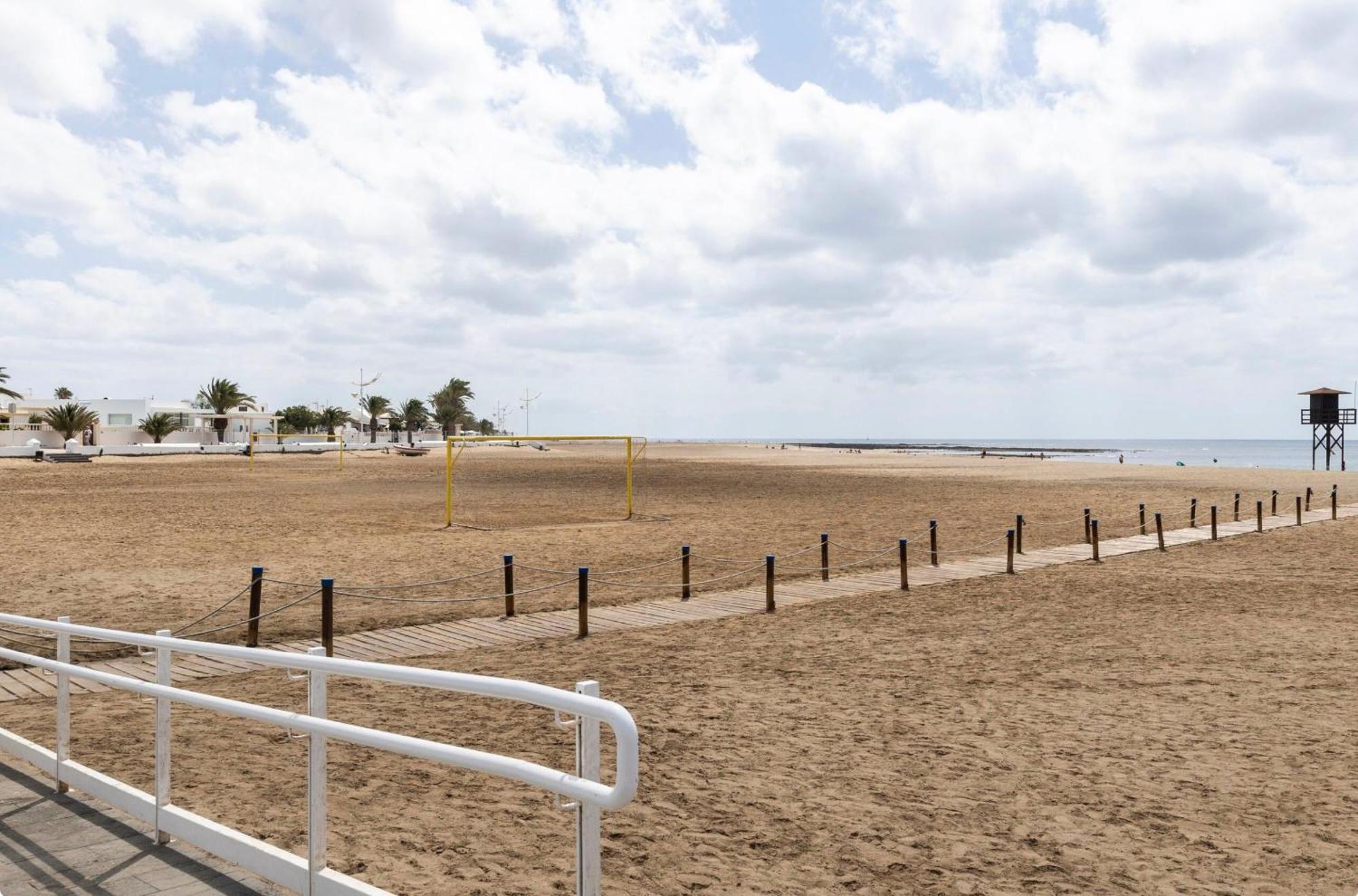 Habitaciones Privadas Cerca De La Playa Y Aeropuerto En Casa Compartida Con Otros Huespedes Playa Honda  Exterior foto